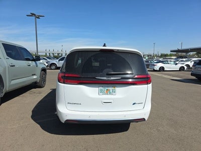 2024 Chrysler Pacifica Hybrid Select