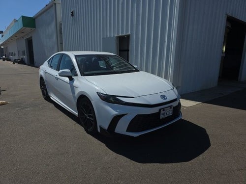 2025 Toyota Camry SE