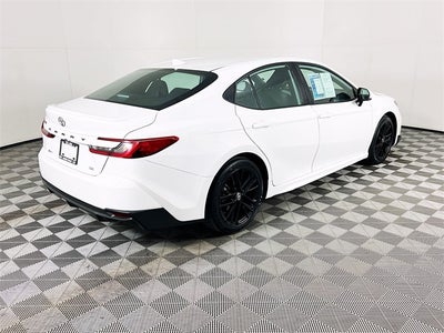 2025 Toyota Camry SE