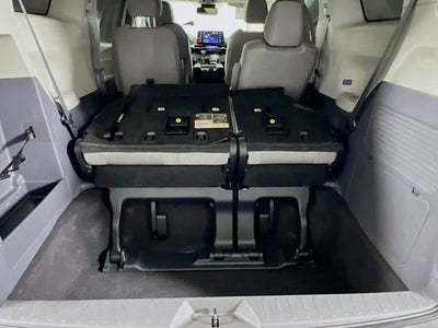 2023 Toyota Sienna LE 8 Passenger