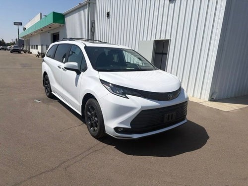 2026 Toyota Sienna Woodland Edition 7 Passenger