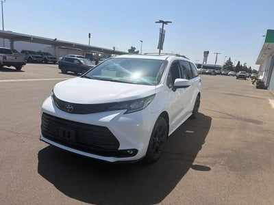 2026 Toyota Sienna Woodland Edition 7 Passenger