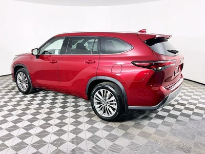 2026 Toyota Highlander Hybrid Platinum