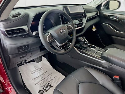 2026 Toyota Highlander Hybrid Platinum