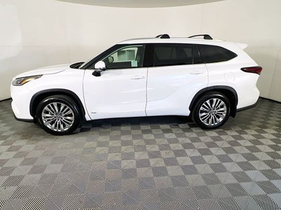 2026 Toyota Highlander Hybrid Platinum
