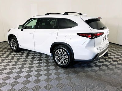 2026 Toyota Highlander Hybrid Platinum