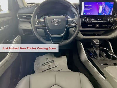 2023 Toyota Highlander Hybrid XLE