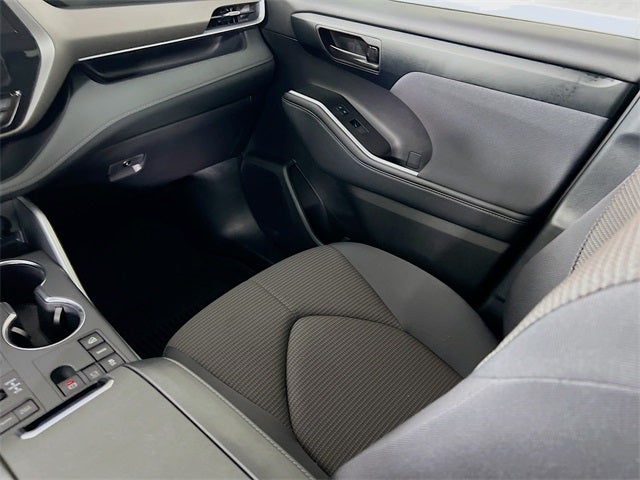 2025 Toyota Highlander LE