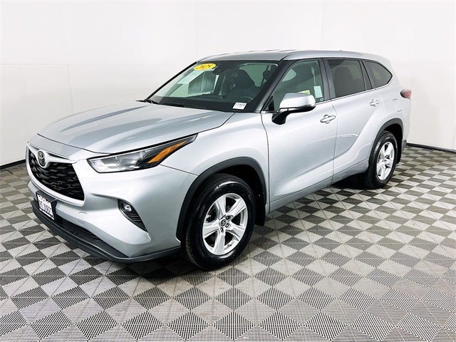 2025 Toyota Highlander LE
