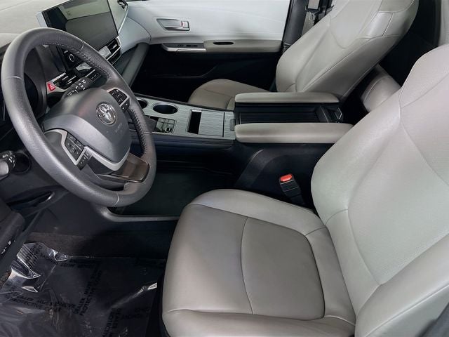 2025 Toyota Sienna XLE 8 Passenger