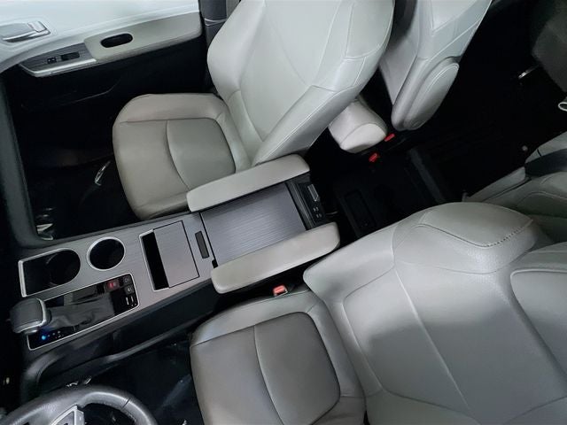 2025 Toyota Sienna XLE 8 Passenger