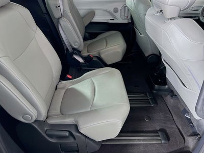 2025 Toyota Sienna XLE 8 Passenger
