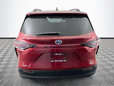 2025 Toyota Sienna XLE 8 Passenger