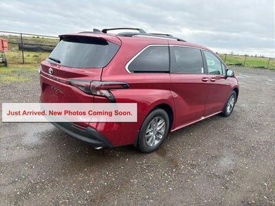 2026 Toyota Sienna XLE 7 Passenger