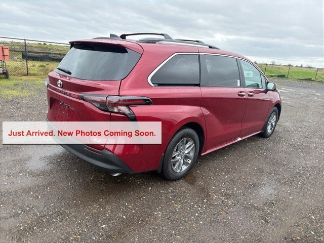 2026 Toyota Sienna XLE 7 Passenger