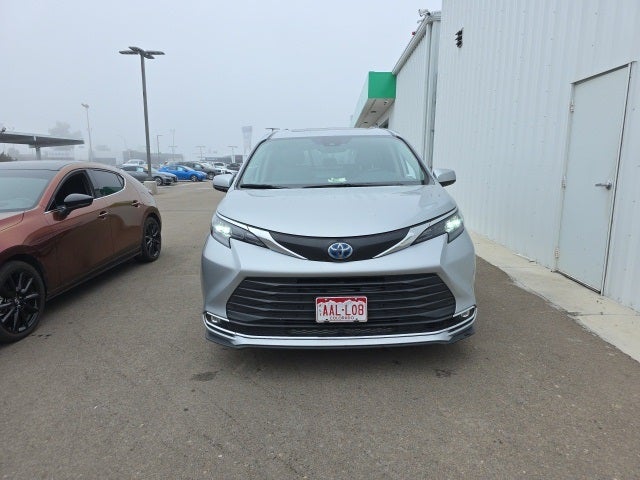 2024 Toyota Sienna XLE