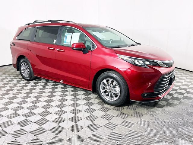 2026 Toyota Sienna XLE 7 Passenger