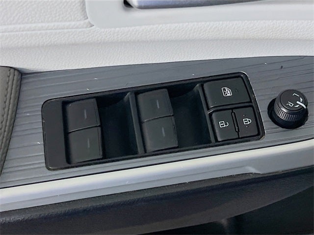2025 Toyota Sienna XLE 8 Passenger
