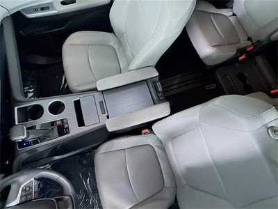 2025 Toyota Sienna XLE 8 Passenger