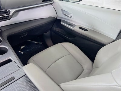 2025 Toyota Sienna XLE 8 Passenger