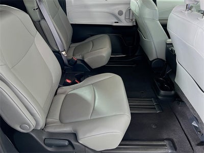 2025 Toyota Sienna XLE 8 Passenger