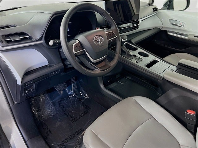 2025 Toyota Sienna XLE 8 Passenger