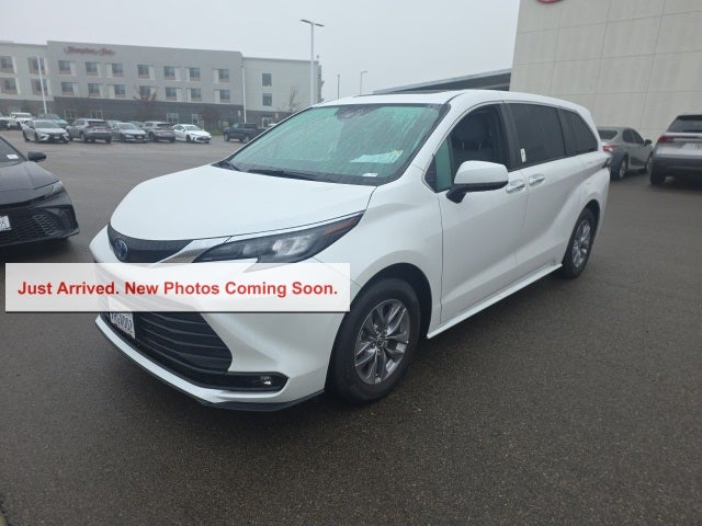 2025 Toyota Sienna XLE 7 Passenger