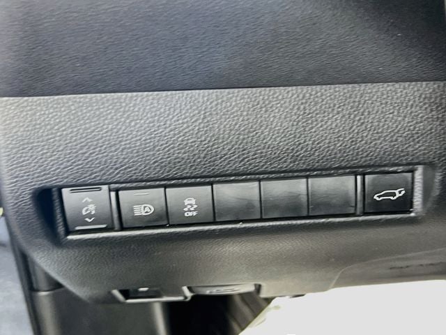 2023 Toyota Venza LE