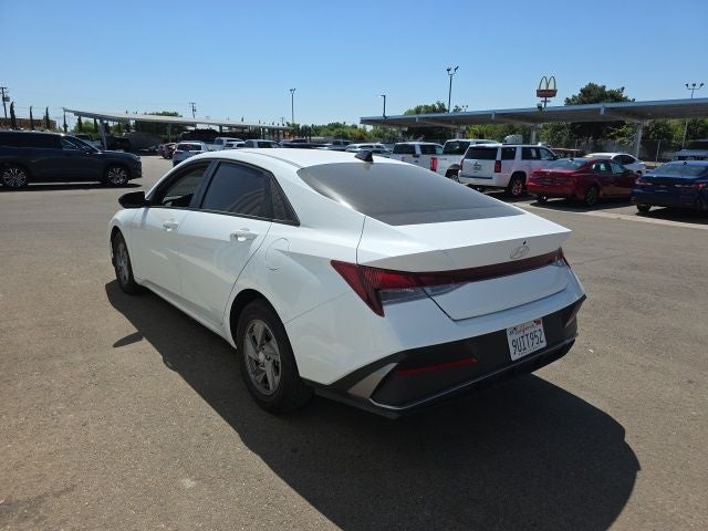 2025 Hyundai ELANTRA SE