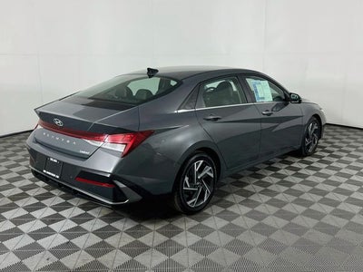 2024 Hyundai ELANTRA Limited