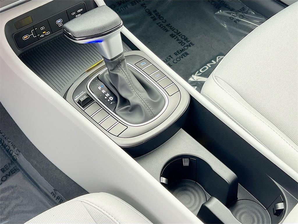 2026 Hyundai KONA SE FWD