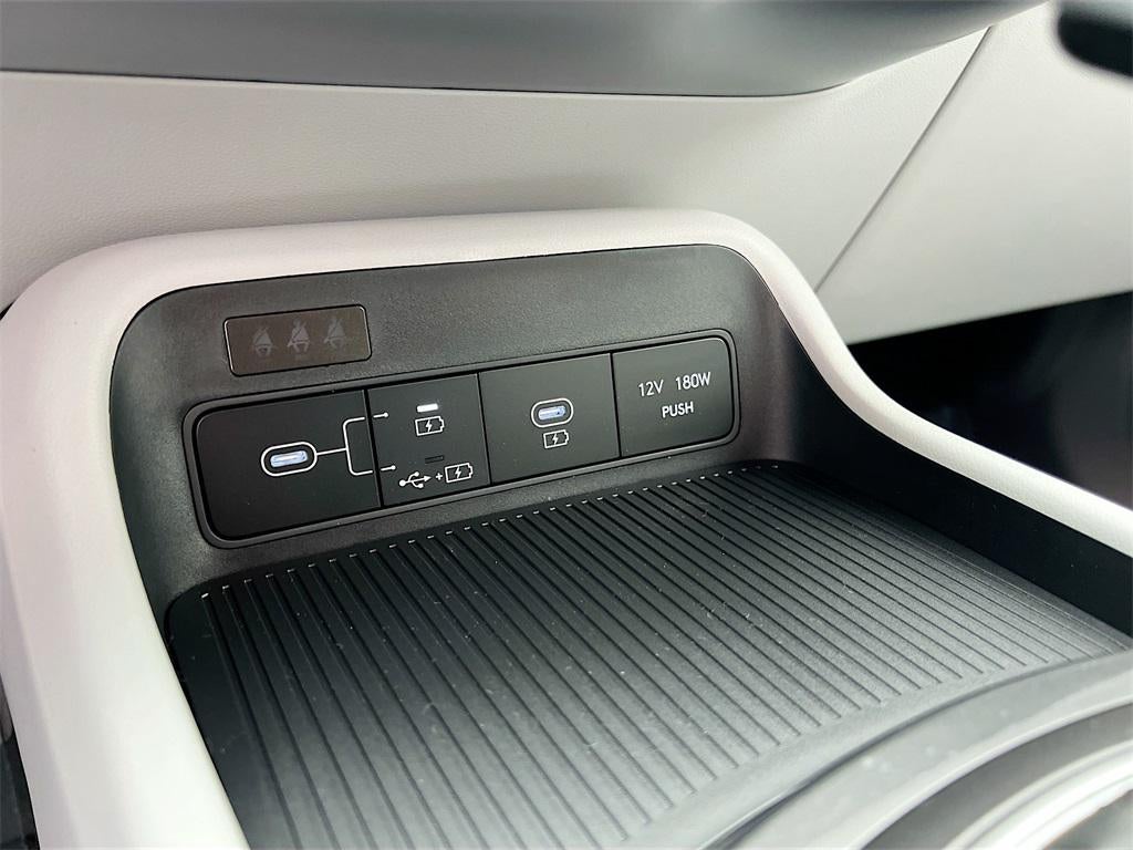 2026 Hyundai KONA SE FWD