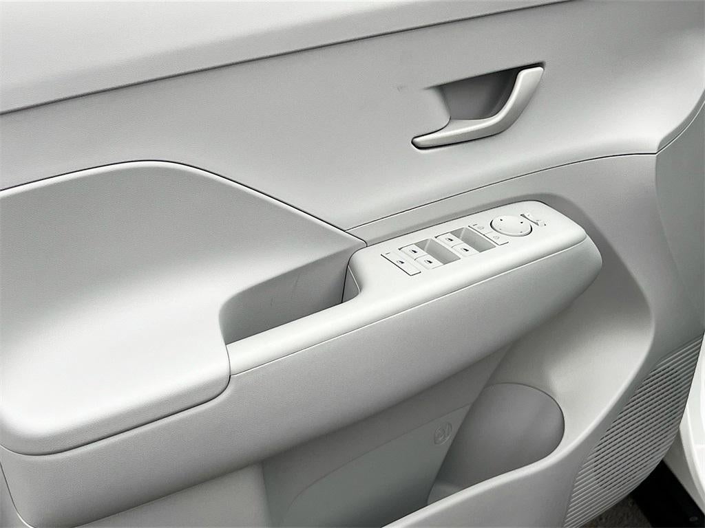 2026 Hyundai KONA SE FWD