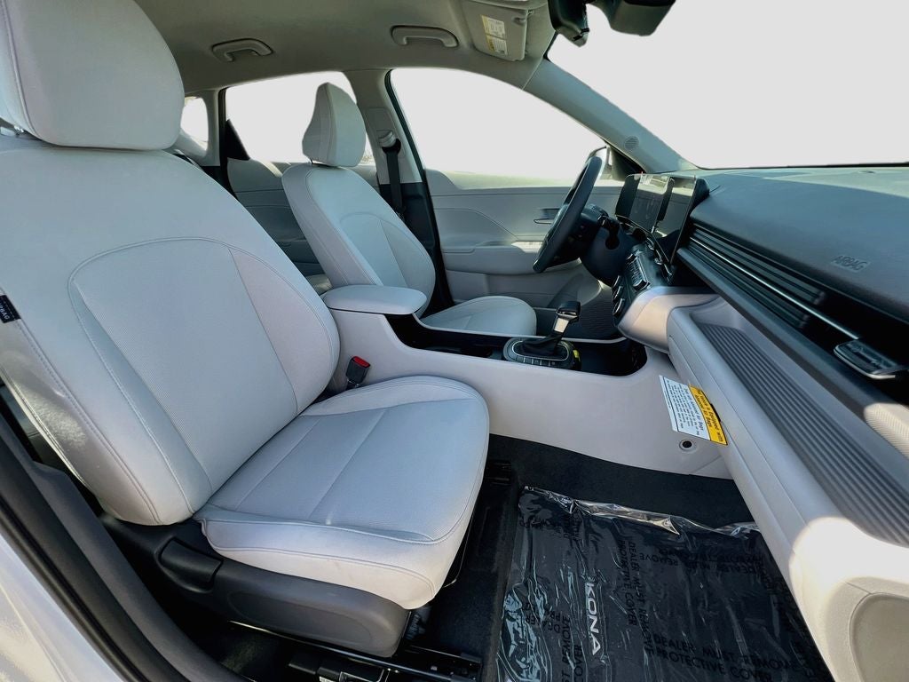 2027 Hyundai KONA SE FWD