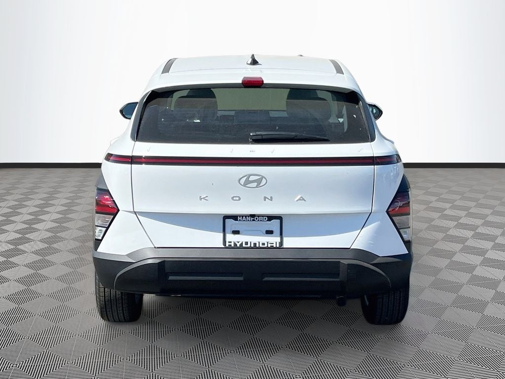 2027 Hyundai KONA SE FWD