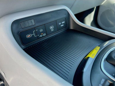 2027 Hyundai KONA SE FWD