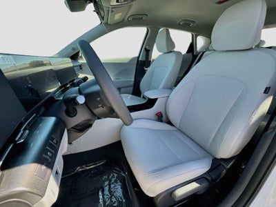 2027 Hyundai KONA SE FWD
