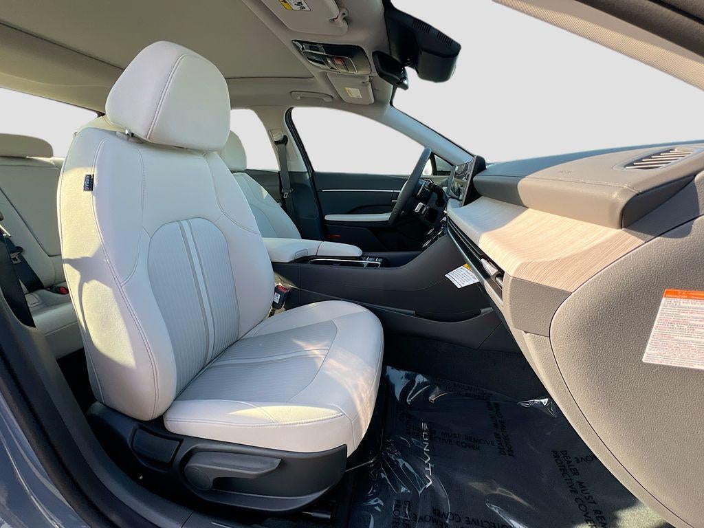 2026 Hyundai SONATA HYBRID SEL