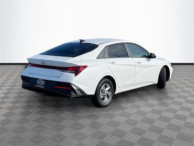 2026 Hyundai ELANTRA SE