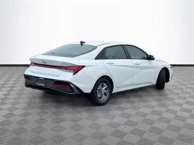 2026 Hyundai ELANTRA SE