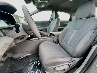 2026 Hyundai ELANTRA SE