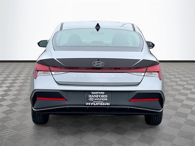 2026 Hyundai ELANTRA SE