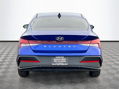 2025 Hyundai ELANTRA SE
