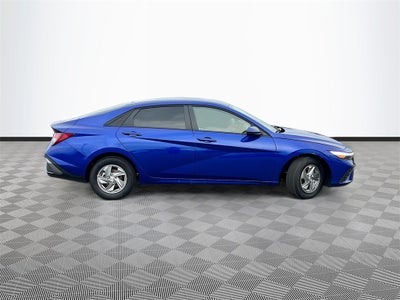 2025 Hyundai ELANTRA SE