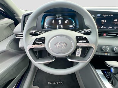 2025 Hyundai ELANTRA SE