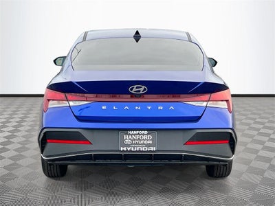 2025 Hyundai ELANTRA SE