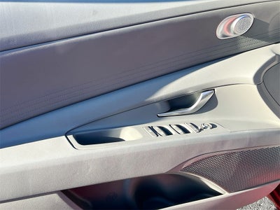 2026 Hyundai ELANTRA SE