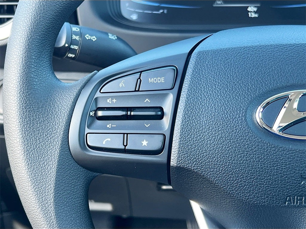 2025 Hyundai VENUE SE