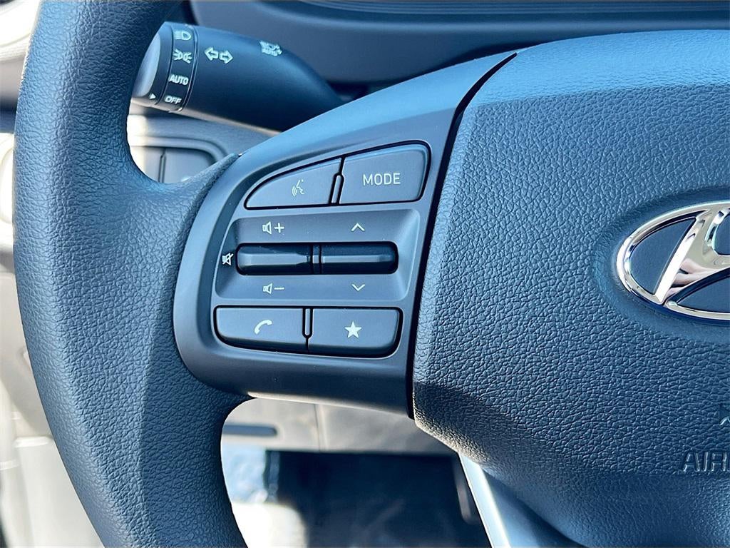 2025 Hyundai VENUE SE