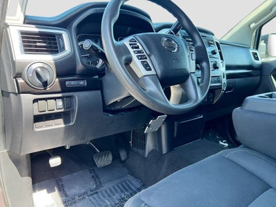 2017 Nissan Titan SV